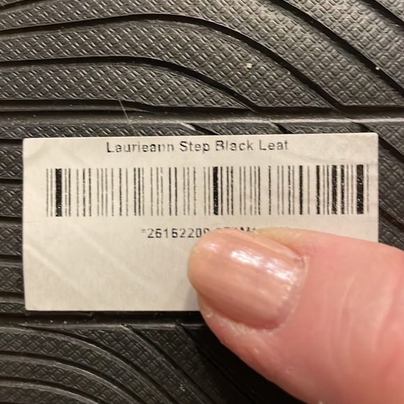 COPY - Clark’s Women’s Size 7 Laurieann Step Black Leather Mule 🚨Discount Shipp… - Picture 7 of 7